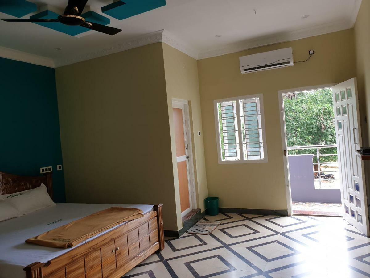 Mount Zion Holidays Hotel Kuttālam Exterior photo